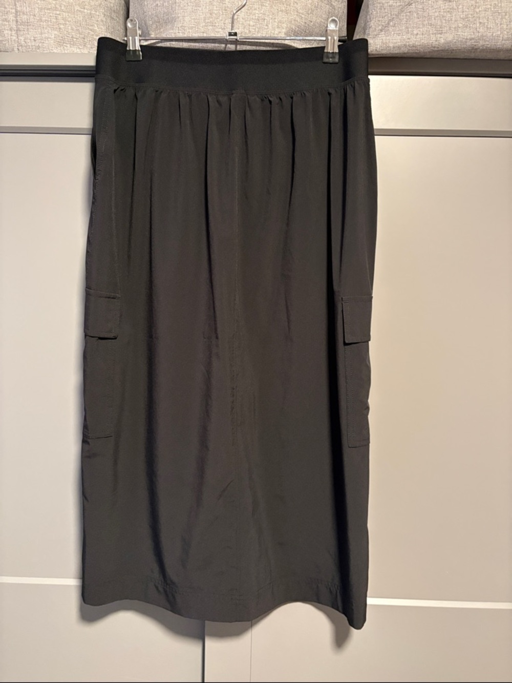 Athleta Brooklyn Heights  Women’s Black Cargo Skirt - Picture 3 of 3